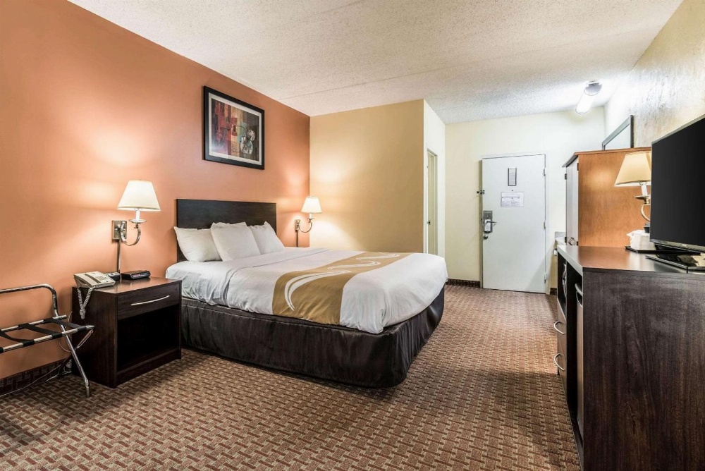 Bangor Suites Airport Hotel